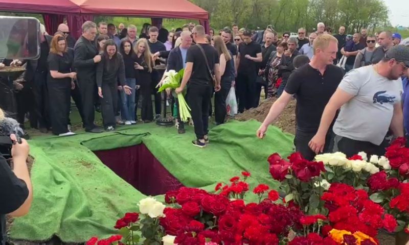 Похороны убитого бандитами аниматора Кирилла Чубко прошли 5 мая в Усть-Лабинске