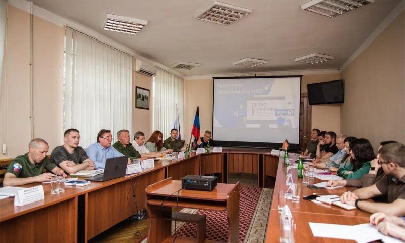 В Шахтерске прошел первый в современной истории круглый стол с участием НКО Донбасса и Краснодарского края