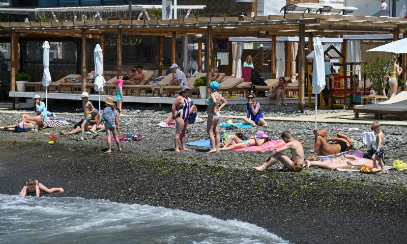 Запретить продажу алкоголя возле пляжей предложили в Госдуме
