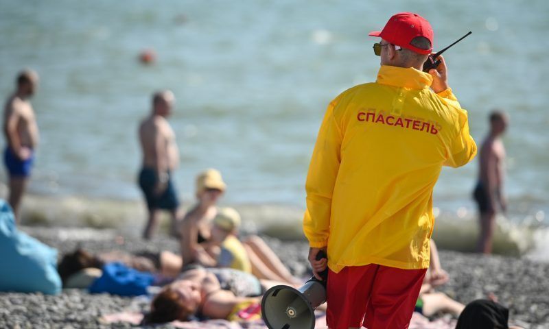 В Сочи снова разрешили купаться на городских пляжах, закрытых из-за непогоды