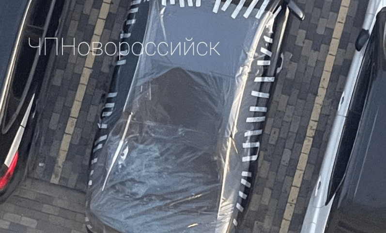 В Новороссийске при падении из окна многоэтажки погибла 19-летняя девушка