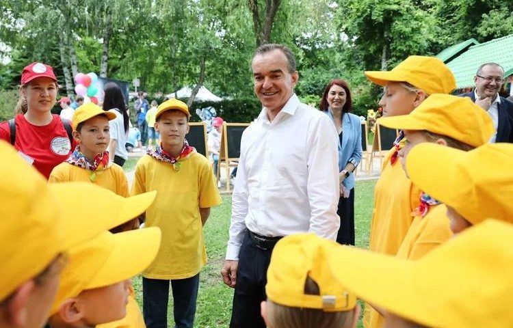 Кондратьев посетил краевой праздник ко Дню защиты детей в Краснодаре
