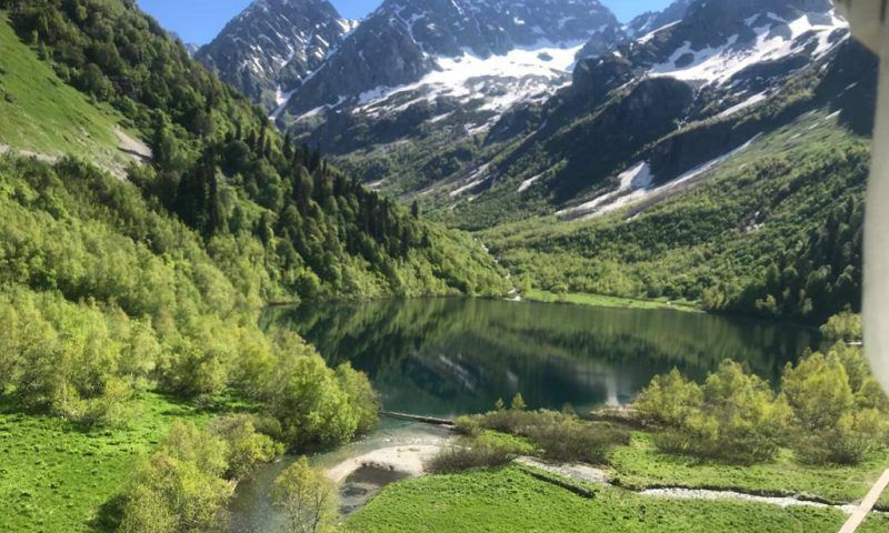 В горах Сочи для туристов открыли маршрут к озеру Кардывач
