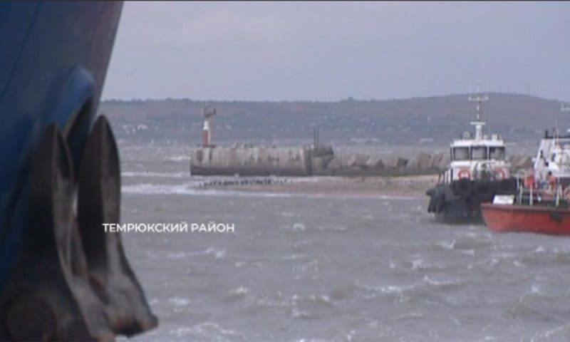 Штормовое предупреждение действует 6 июня в Керченском проливе