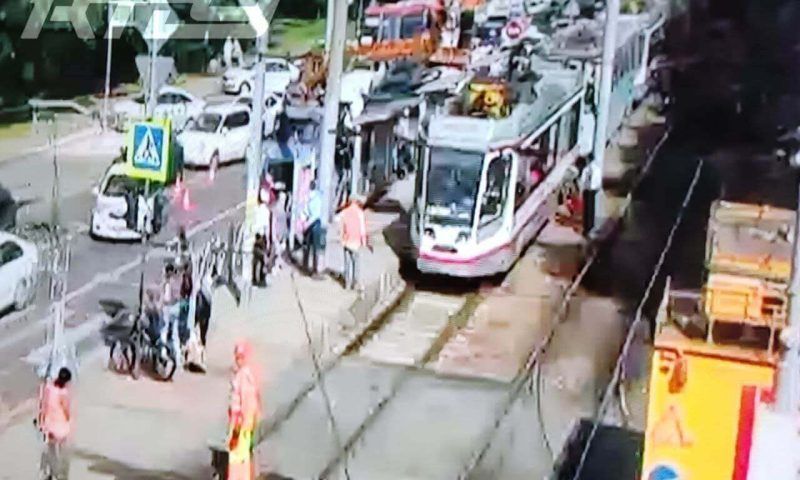Трамвай загорелся на улице Ставропольской в Краснодаре