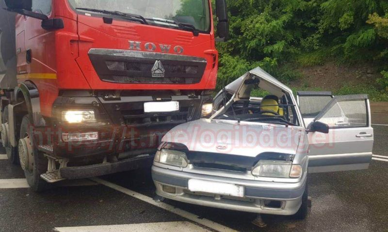 Пенсионерка погибла в ДТП с грузовиком на трассе в Геленджике