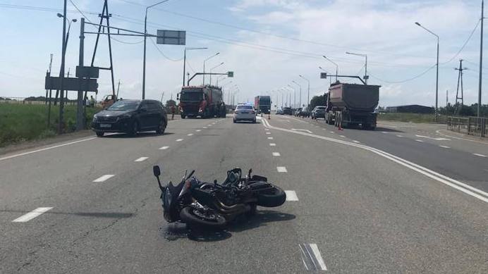 Мотоциклист погиб от столкновения с грузовиком в Абинском районе