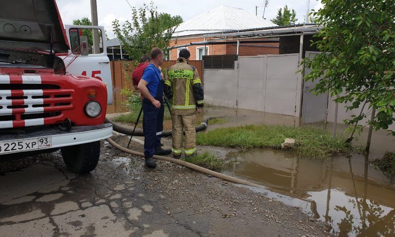 В Армавире оценочные комиссии составили около 100 актов о порче имущества из-за подтопления