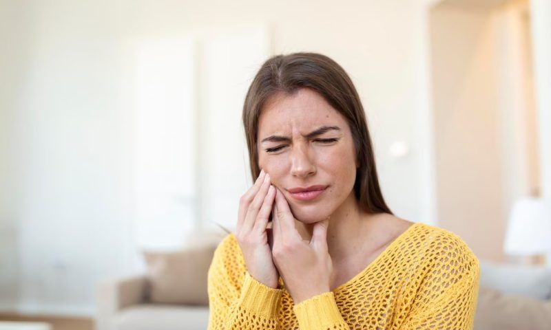 Как экстренно облегчить зубную боль?