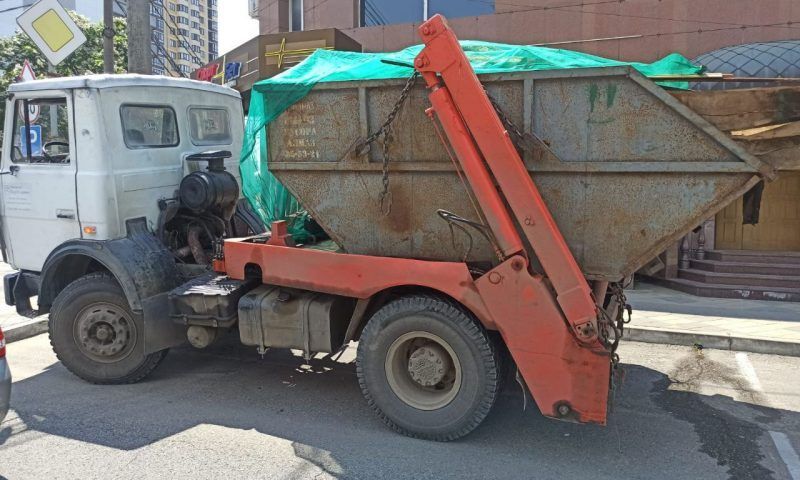Троих «черных мусорщиков» оштрафуют в Краснодаре