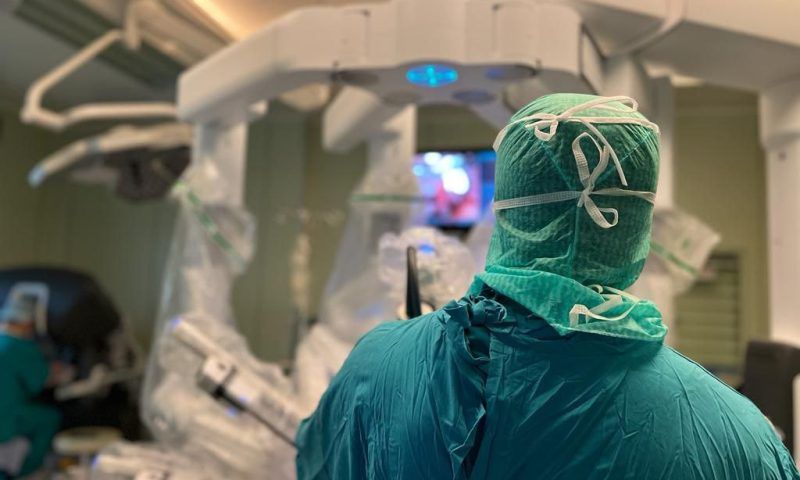В Краснодаре медики с помощью робота-хирурга провели первое в России протезирование печеночной артерии