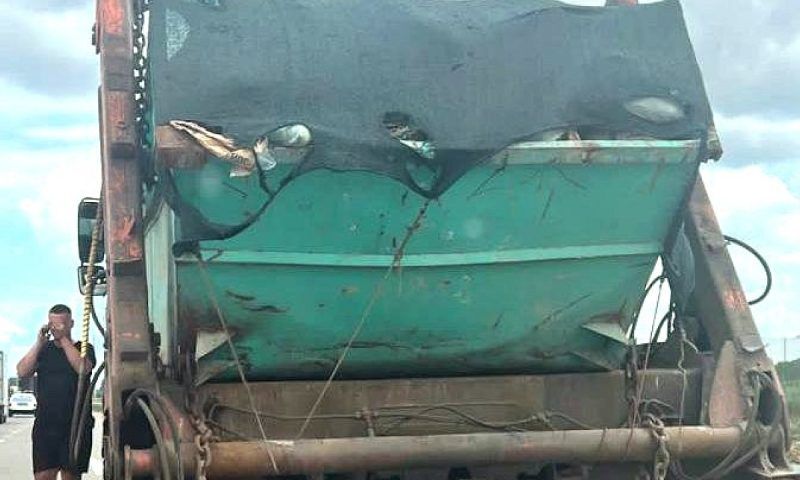 В Краснодаре у «черного мусорщика» изъяли мусоровоз