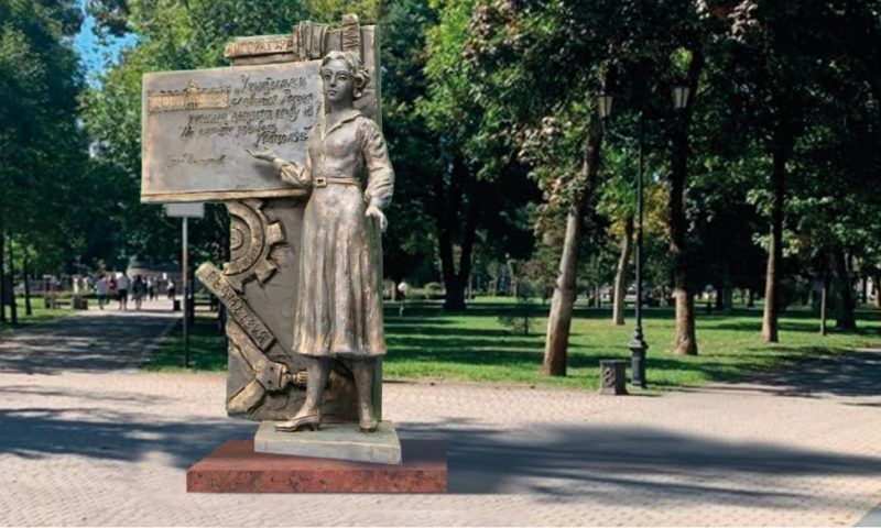 Более 2 тыс. человек проголосовали за проекты памятника первой учительнице в Краснодаре