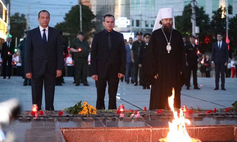 Кондратьев в День памяти и скорби почтил погибших в Великой Отечественной войне