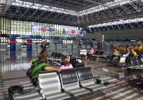 В аэропортах Кубани днем 25 января задерживаются 15 рейсов