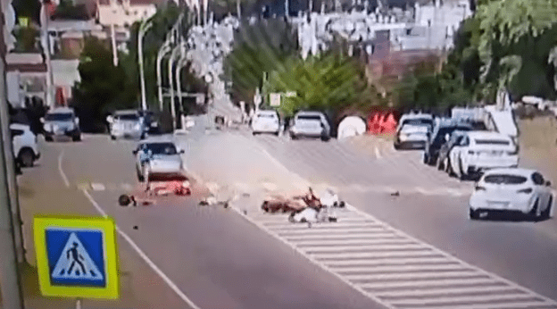 Появилось видео ДТП в Темрюке, где мотоциклист убил 6-летнюю девочку и ранил 3 человек на переходе