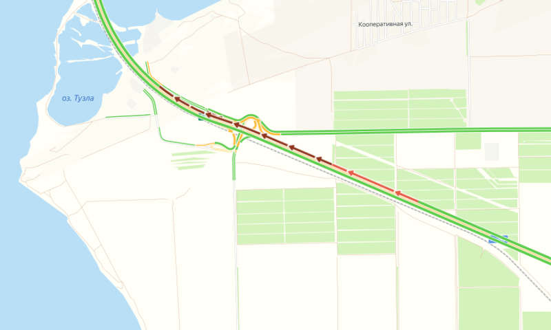 На 3 км растянулась автомобильная пробка перед Крымским мостом в Краснодарском крае