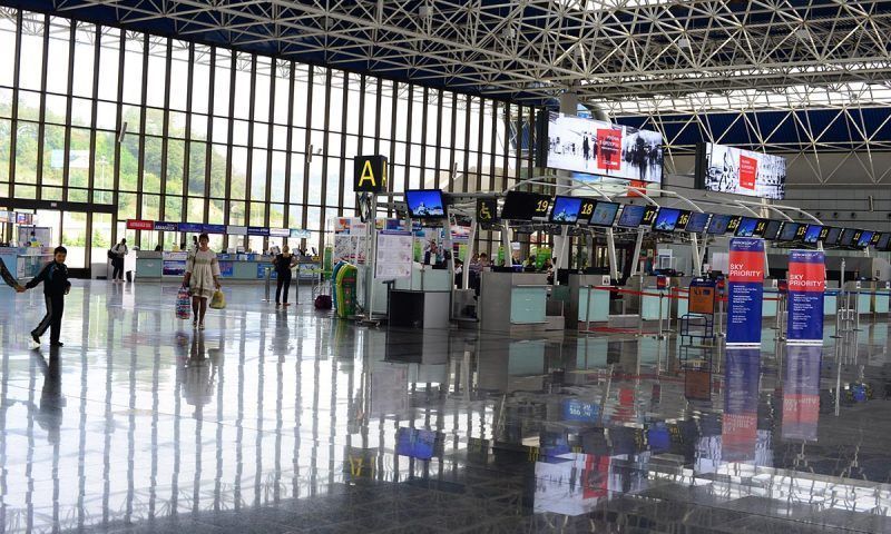 Аэропорт Сочи планирует возобновить вылеты рейсов 6 февраля спустя сутки