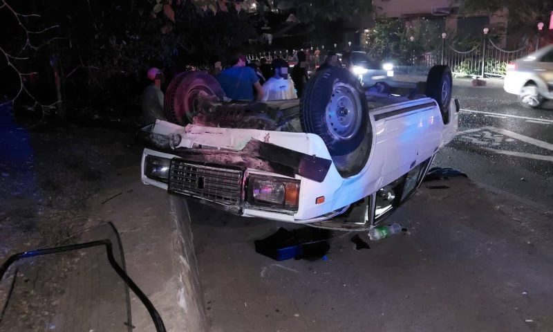 Водитель «семерки» без прав вылетел на тротуар и сбил насмерть женщину в Сочи