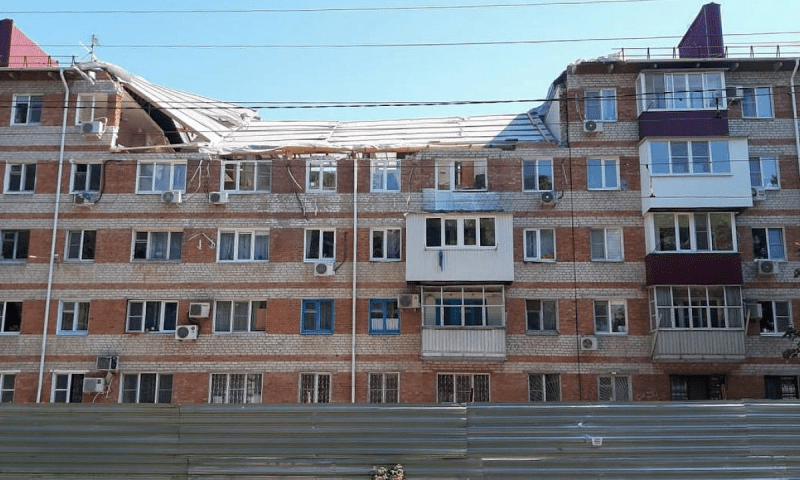 Жильцы пострадавшей от хлопка газа многоэтажки в Краснодаре пожаловались на протечки во время дождей