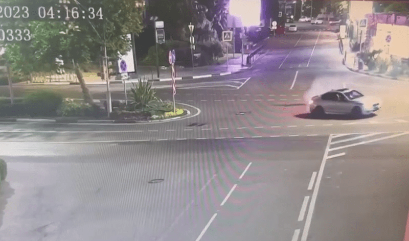 В Сочи водителя BMW арестовали на 5 суток за дрифт на перекрестках