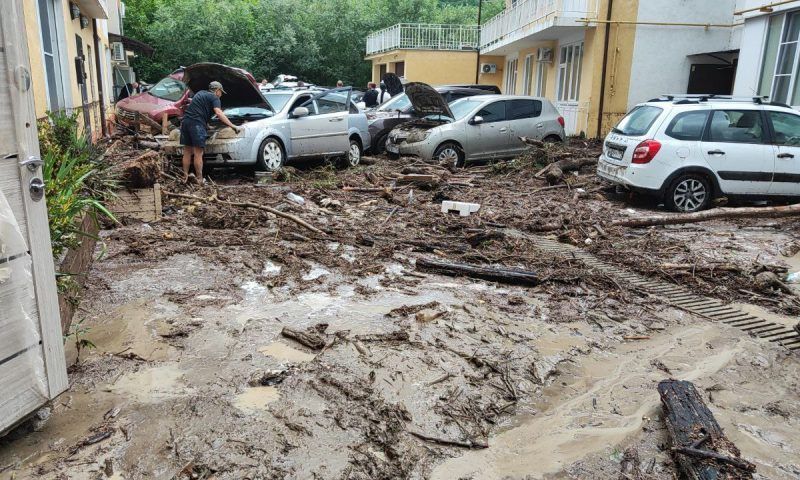 Девять населенных пунктов подтоплены в Туапсинском районе из-за сильных ливней