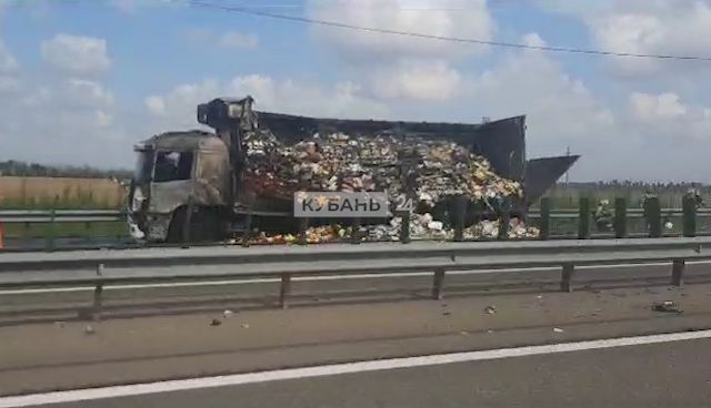 Фура сгорела на трассе М-4 «Дон» в районе Кореновска