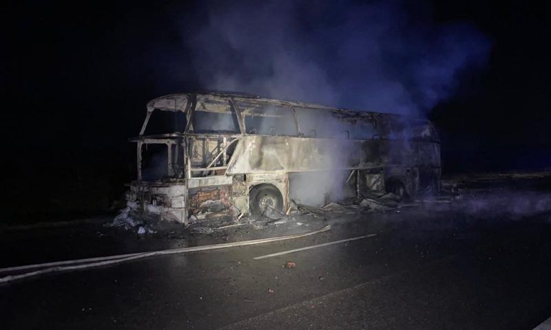 Рейсовый автобус сгорел дотла на трассе в Краснодарском крае