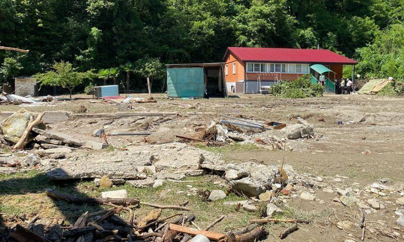 Последствия потопа в Туапсинском районе ликвидируют 29 бригад. «Факты»