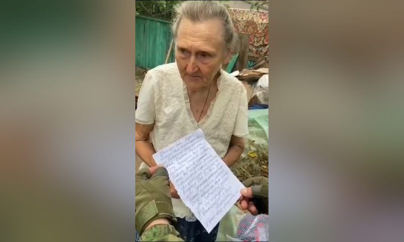 Армавирские казаки привезли в Мариуполь зерно для бабушки, спасшей от голодной смерти детей во время обстрелов