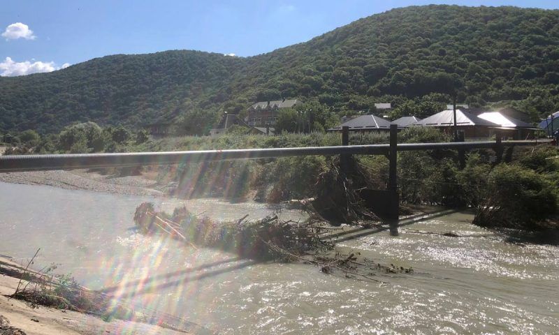 В Новомихайловском поселении восстановили водовод, поврежденный во время подтоплений