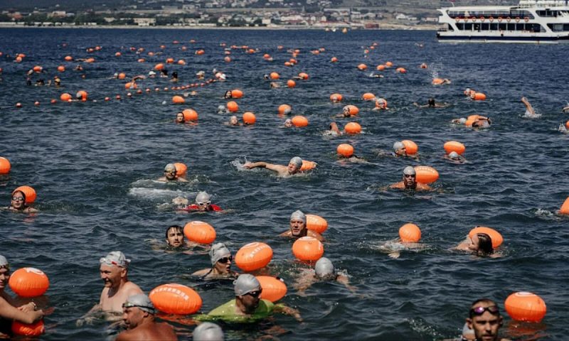 Сотни спортсменов России и Беларуси примут участие в заплыве «Морская миля» в Краснодарском крае