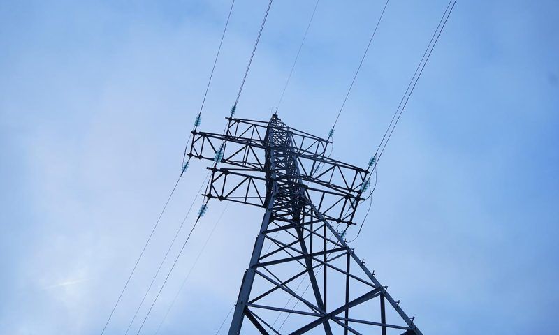 За 2023 год в пяти районах Кубани отремонтировали почти 500 км электросетей