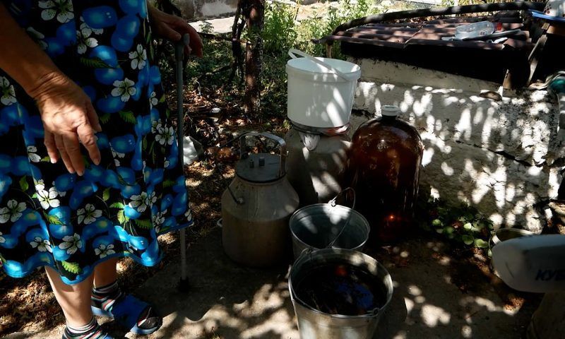 Два месяца без воды: жители поселка в Лабинском районе пожаловались на проблемы с водоснабжением