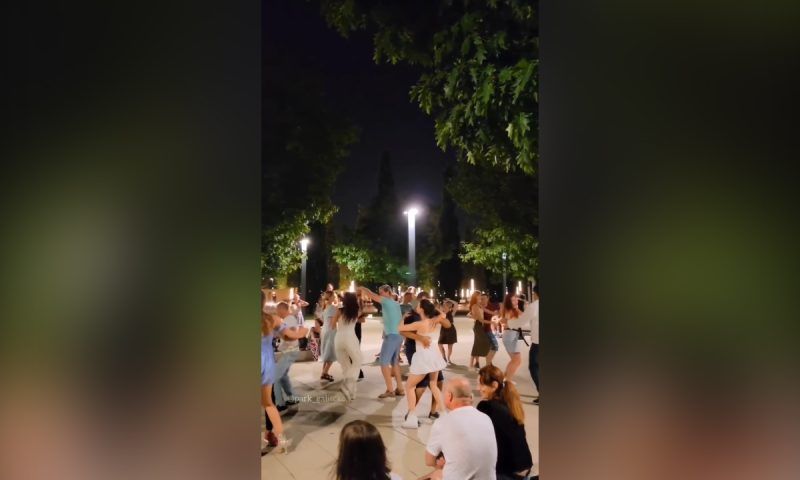 Танцы в карибском стиле: массовые вечера бачаты прошли в парке Галицкого в Краснодаре