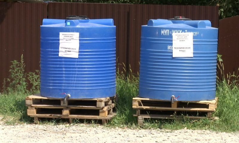 Второй месяц перебои с водой в Горячем Ключе: как решают проблему?