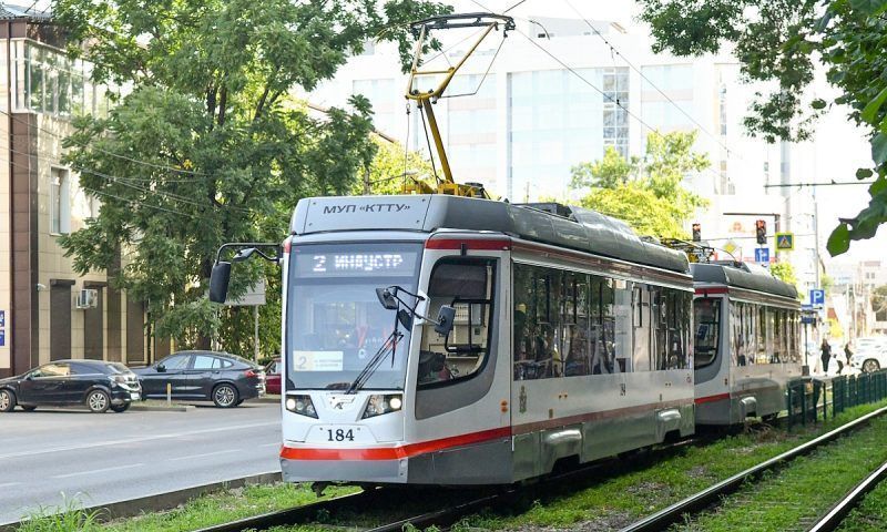 На три дня изменится движение трамвая № 2 из-за ремонта путей около Кооперативного рынка в Краснодаре
