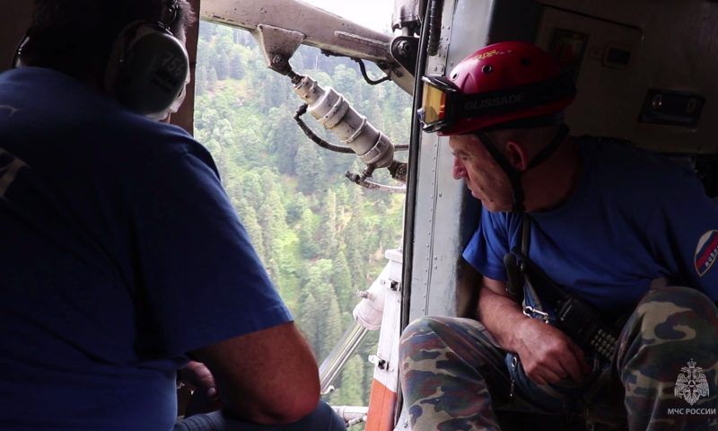 Спасатели второй день ищут двоих туристов, которые пропали во время похода в горах Сочи