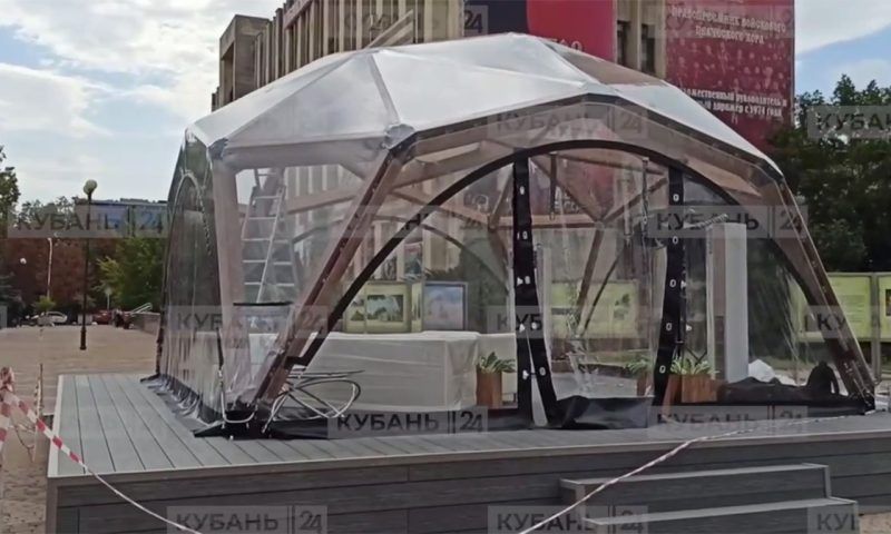 На Пушкинской площади Краснодара завершается монтаж открытой телестудии «Кубань 24»