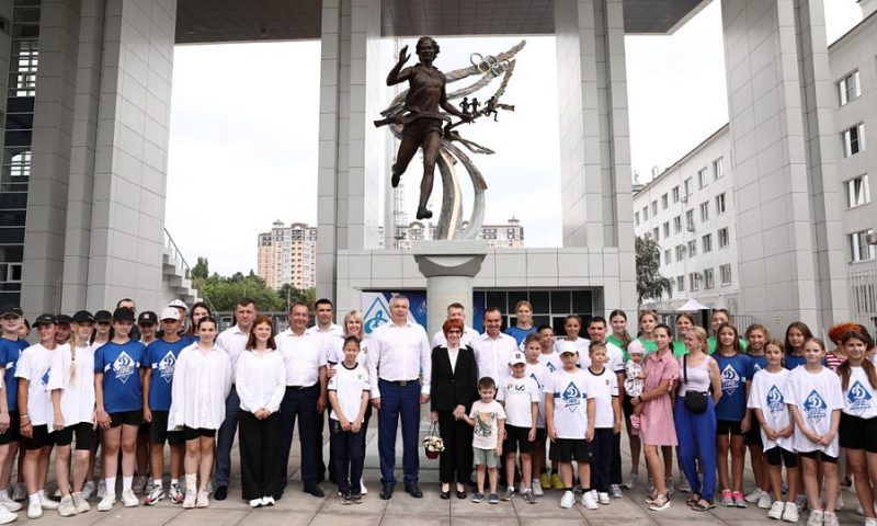 Кондратьев принял участие в открытии бюста первой олимпийской чемпионки Кубани Людмилы Брагиной