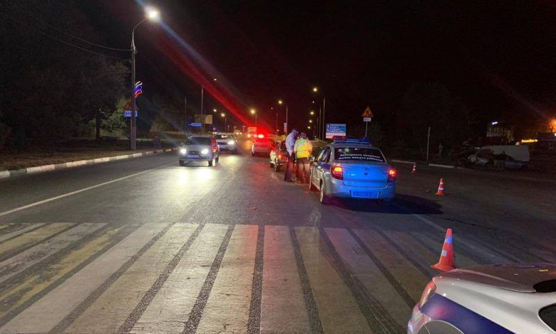 Водитель легковушки насмерть сбил мужчину на пешеходном переходе в Геленджике