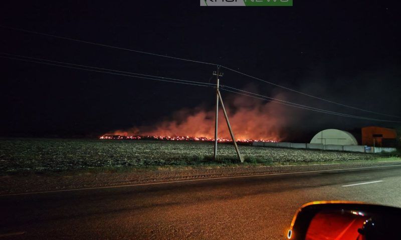 В Кропоткине спустя двое суток потушили пожар на складе шелухи площадью 1000 кв. метров