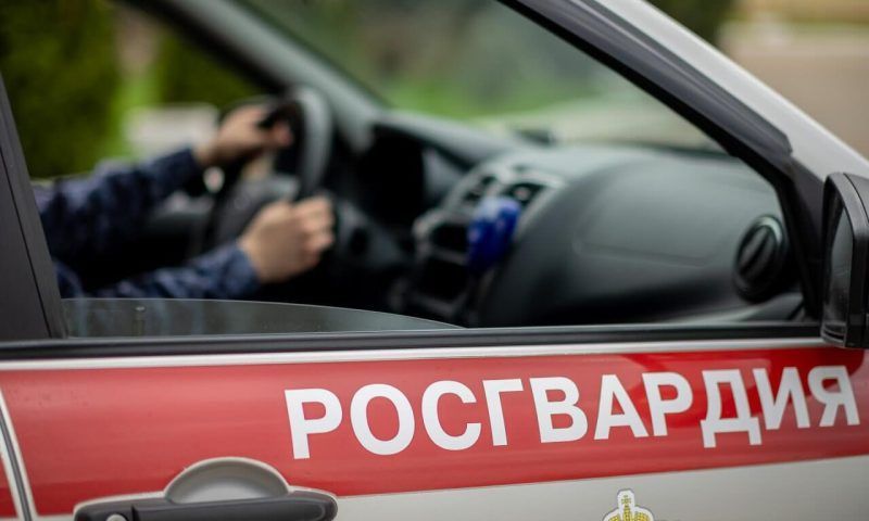 Отхлебнул коньяк и пиво: росгвардейцы задержали «дегустатора» в гипермаркете Краснодара