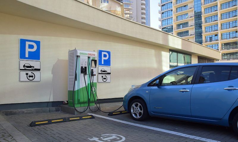 Для электромобилей установят еще 16 новых зарядных станций в Сочи