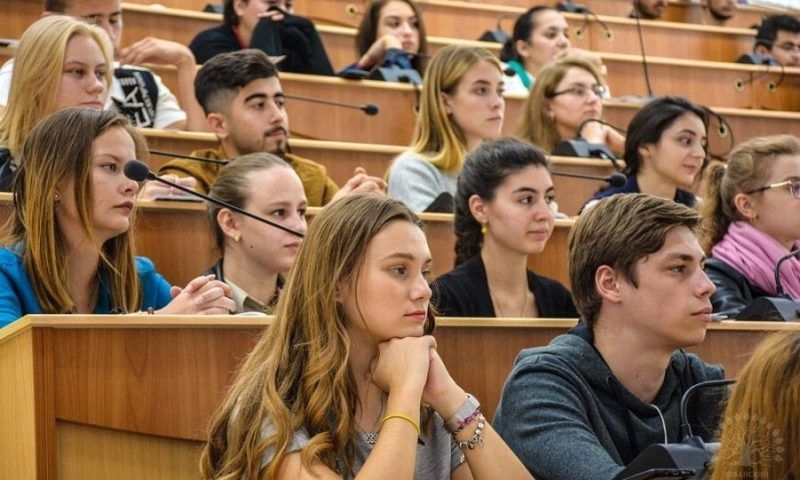Кондратьев: в этом году специальную молодежную стипендию получат 1 тыс. студентов Кубани
