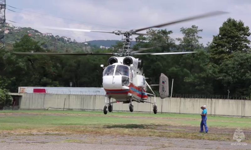 В горах Сочи туристка повредила ногу, спасатели эвакуировали женщину на вертолете