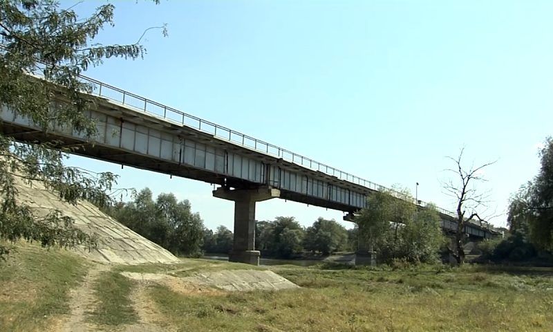 В станице Усть-Лабинского района перекроют аварийный мост через реку Кубань