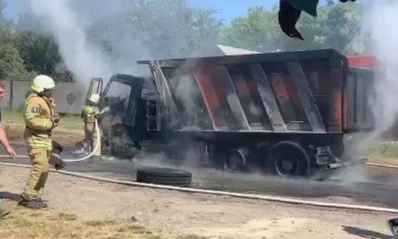 В Кропоткине на ходу загорелся грузовик