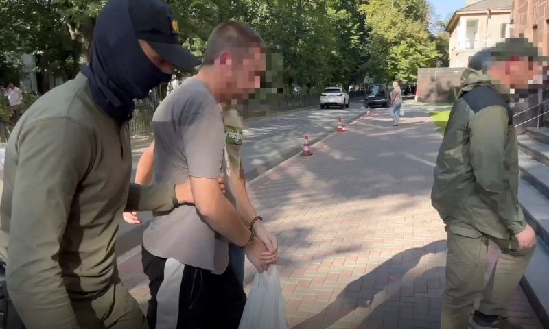 ФСБ задержала жителя Крыма, фотографировавшего колонны военной техники для ВСУ