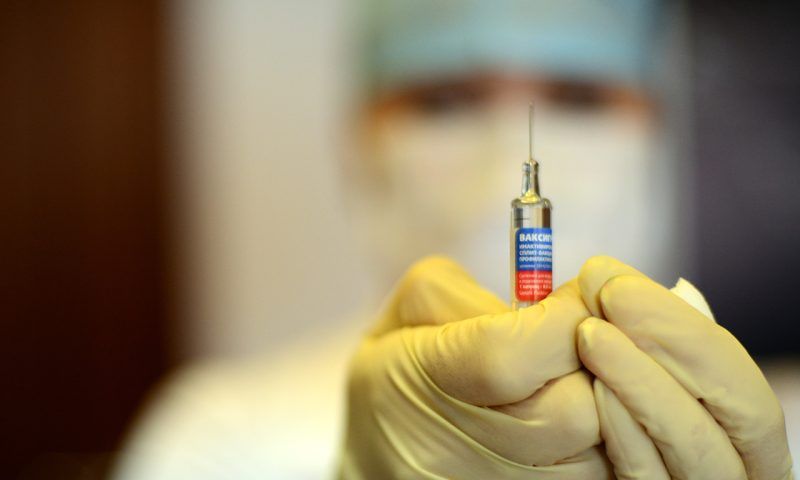 Я уколов не боюсь: когда делать осенние прививки и зачем они нужны?